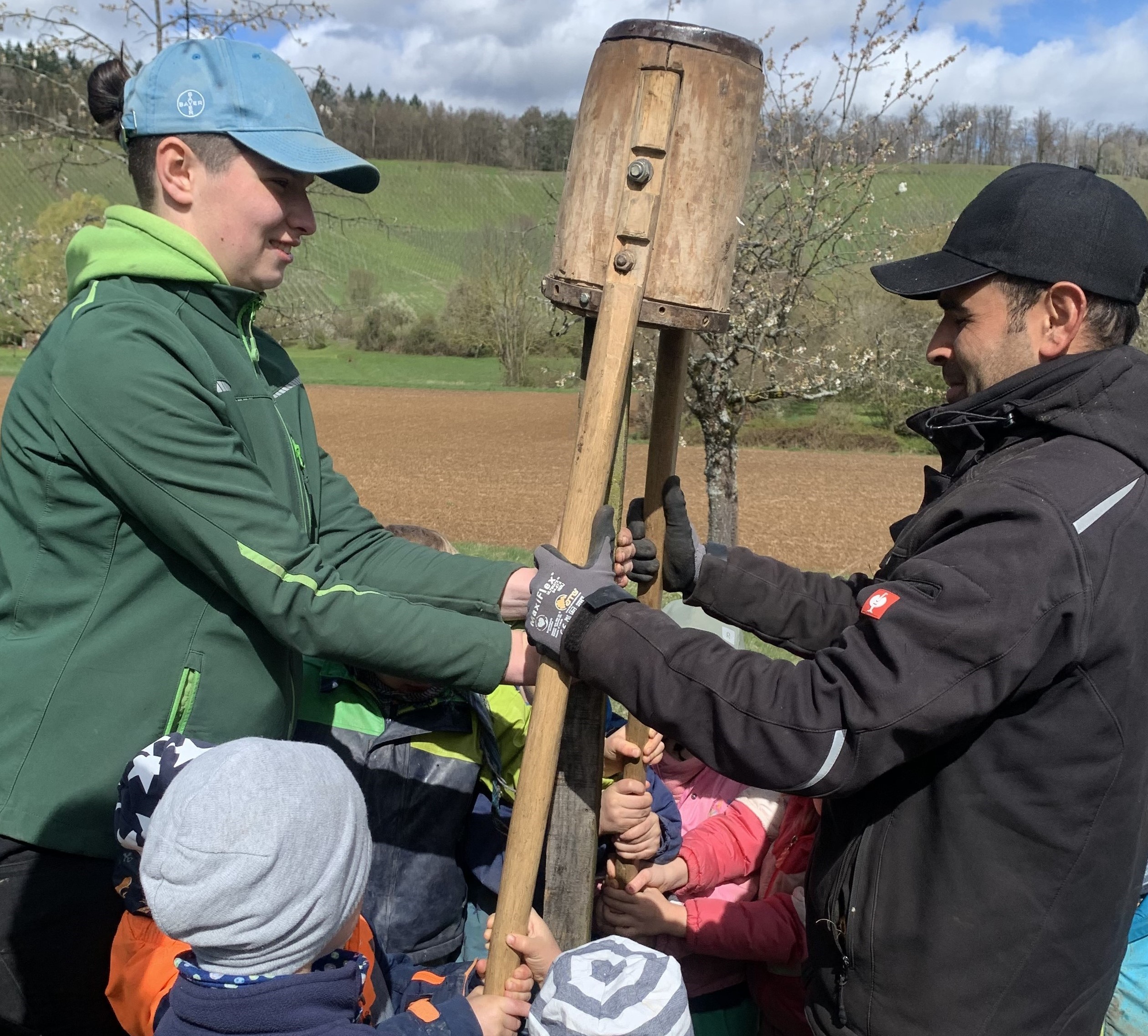 Wino pflanzt Bäume für mehr Artenvielfalt